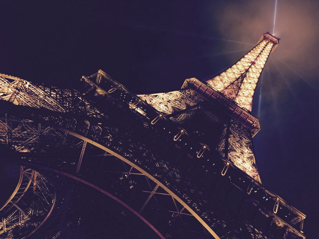 Explorez l'Univers Magique des Cours de Magie à Paris